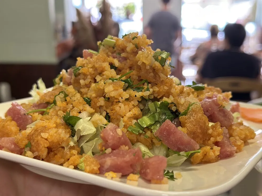 Nem Lao - Salade de Riz Croustillant Et Porc Fermenté